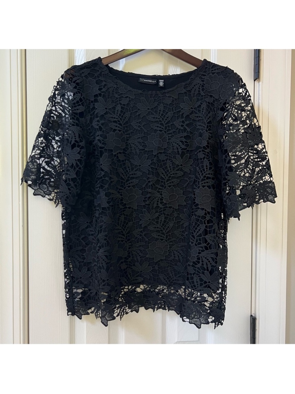 Rafaella Black Floral Scalloped Lace Blouse Short Sleeve Top NWT Size M